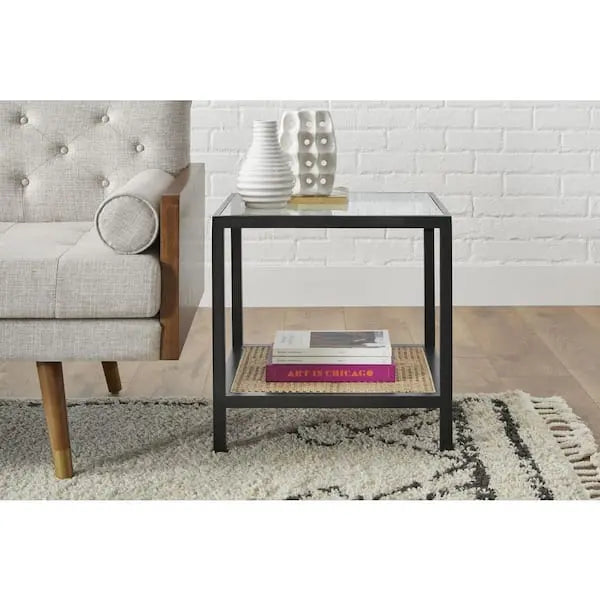 Mesa auxiliar cuadrada Odell en negro con ratán